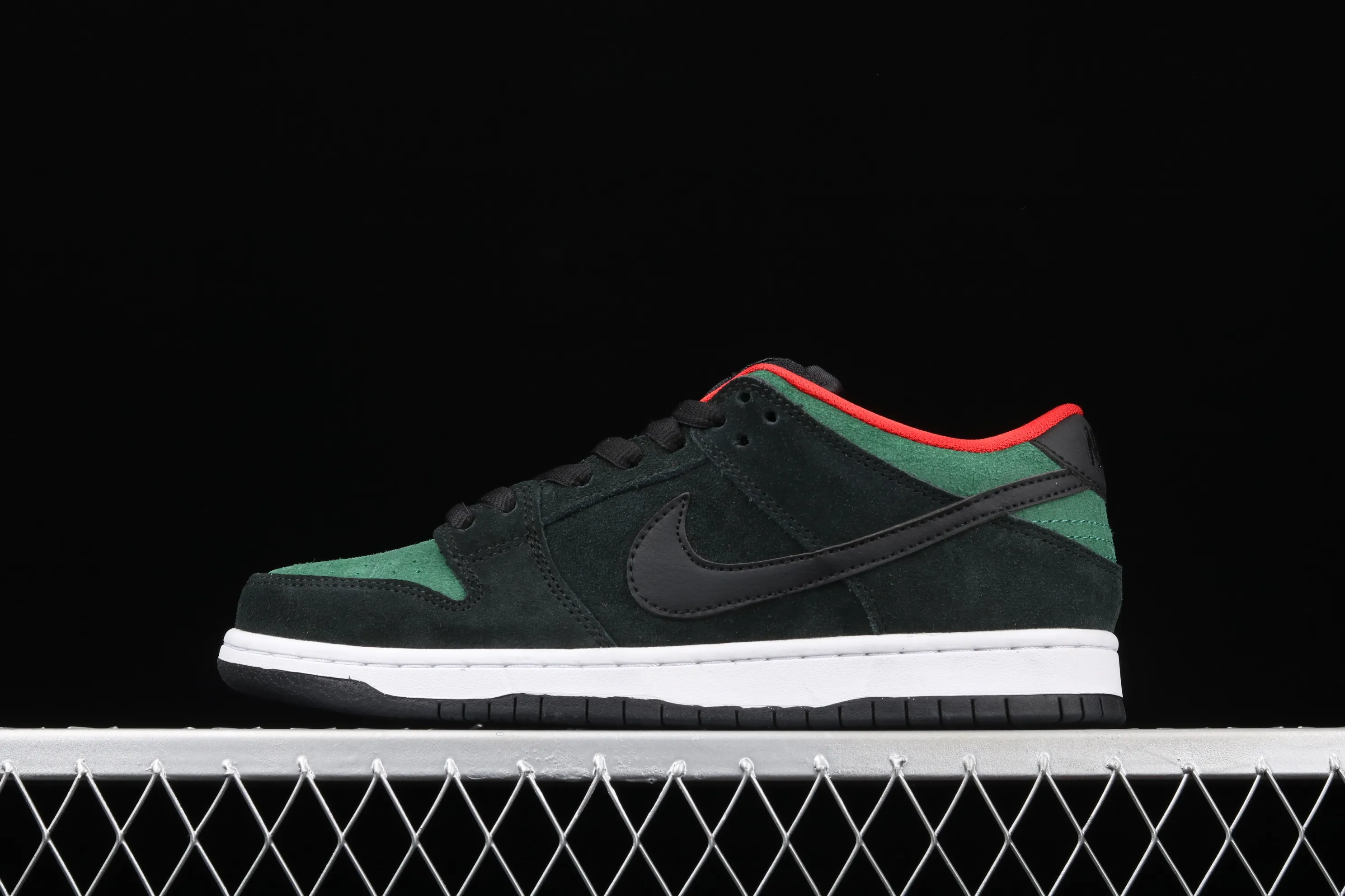 All categories Nk SB Dunk series Nk SB Dunk Low low-top sneakers Nk SB Dunk Low Prm SB smashed backboard fashion casual sneakers 304292-055